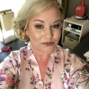 Meet your Posher, Hally